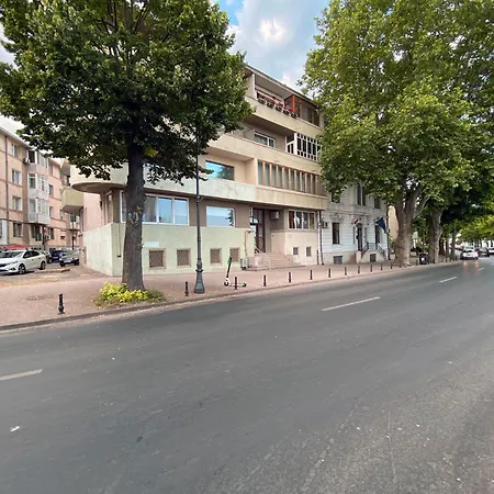 Apartament Lovely Next To Casino Konstanca